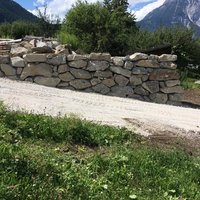 geschlichtete Steinmauer von Erdbau Dominic