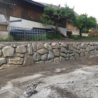 gesetzte Steinmauer von Erdbau Dominic